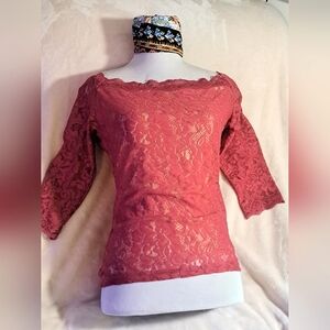 Elegant Rose Lace 3/4 Sleeve Top